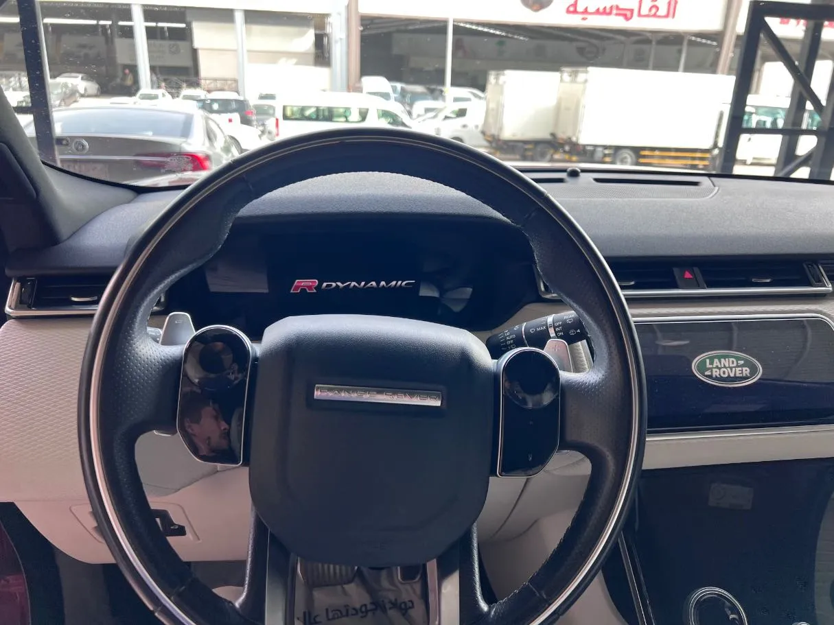 Car image 25