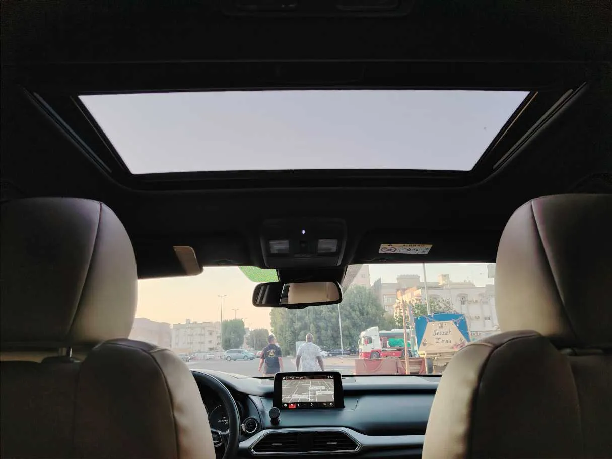 Car image 17