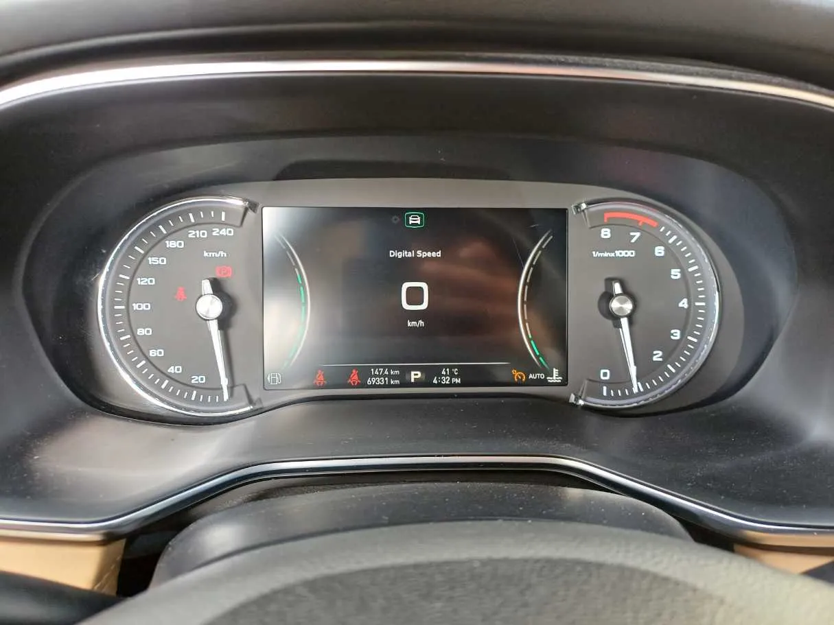 Car image 21