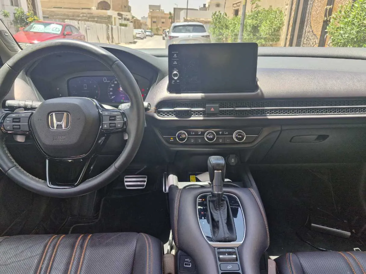 Car image 17