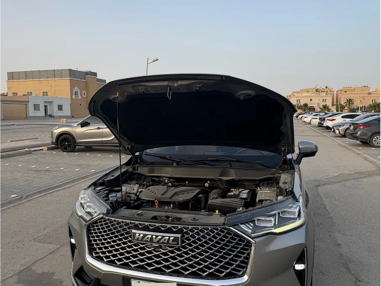 Car image 8