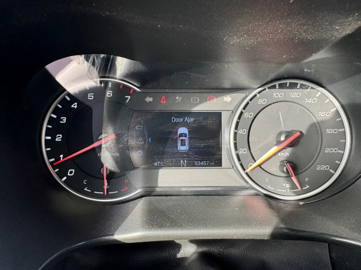Car image 20