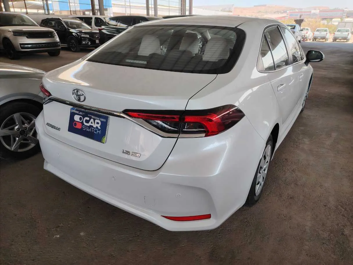 Car image 5