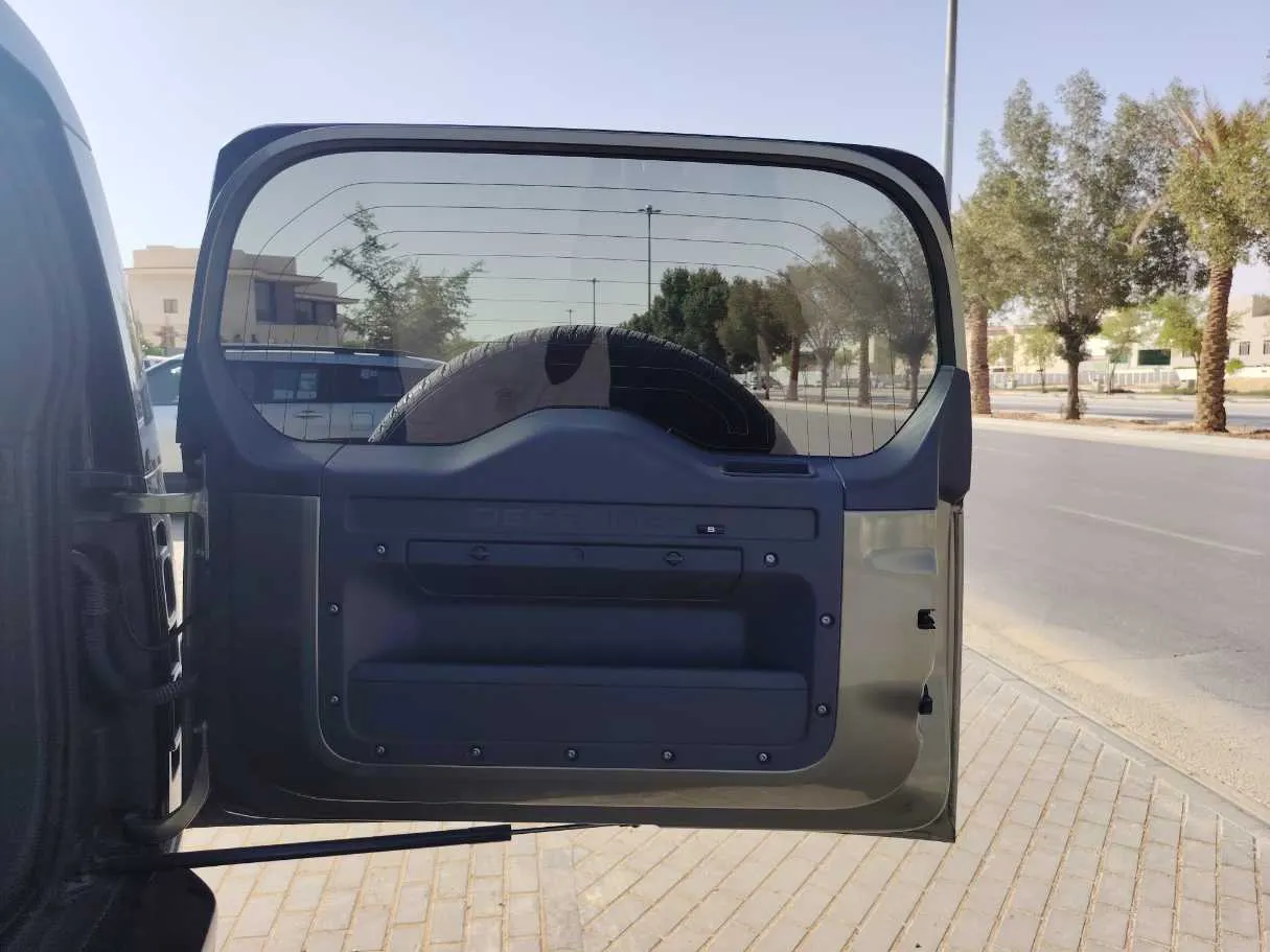 Car image 24