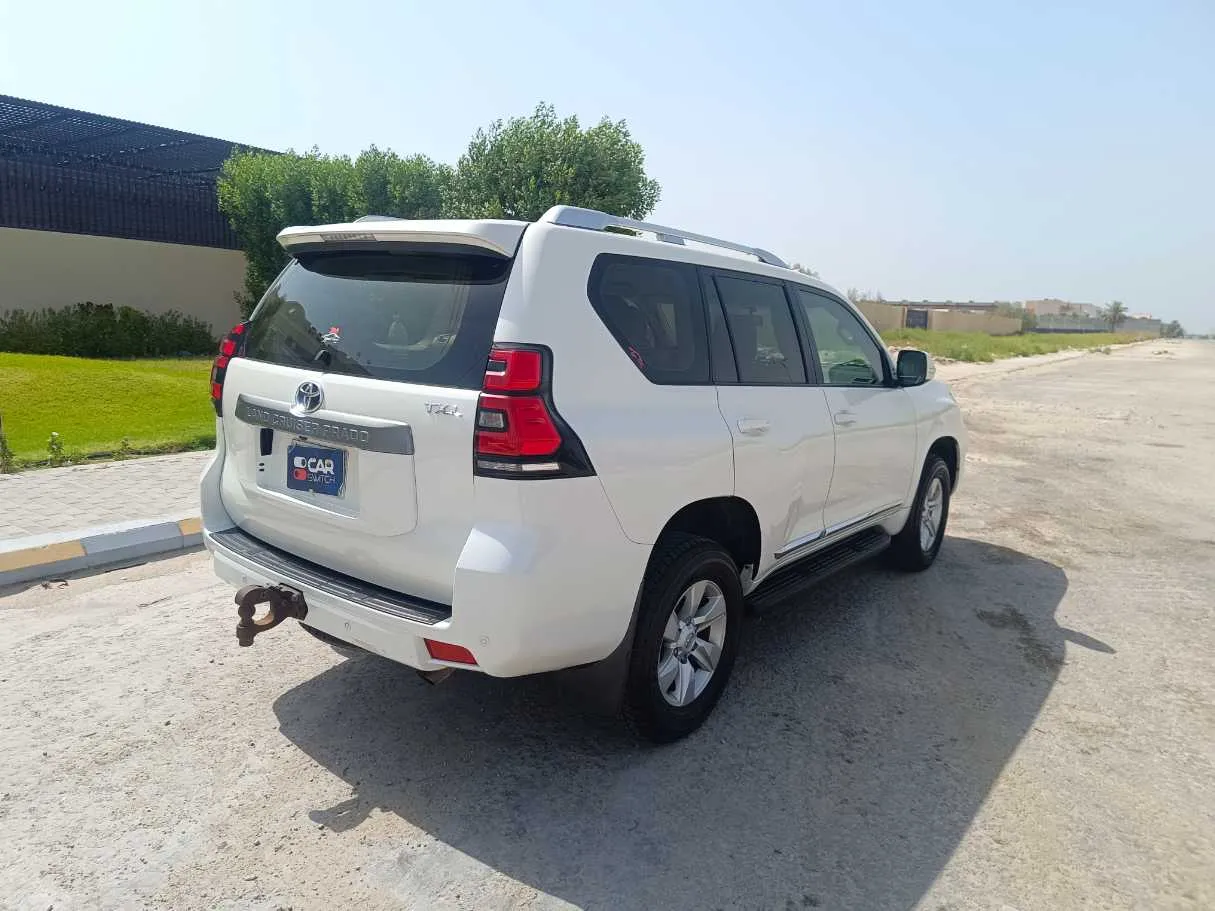 Car image 5