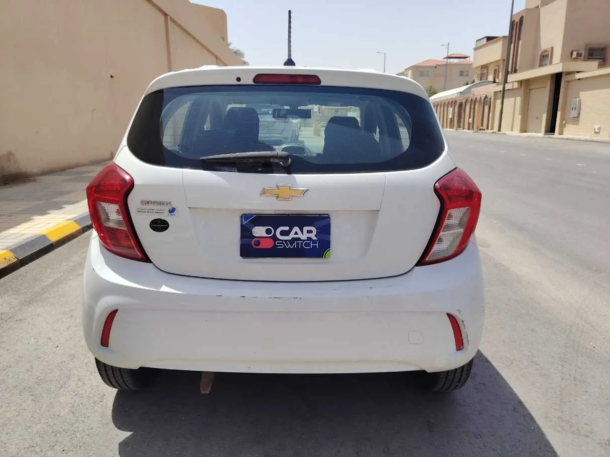 Car image 6