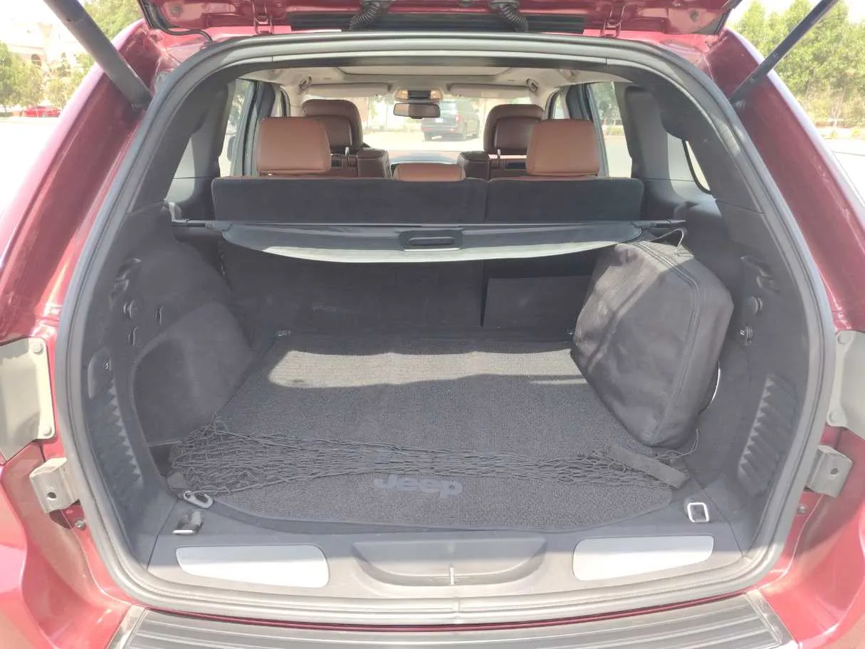 Car image 26