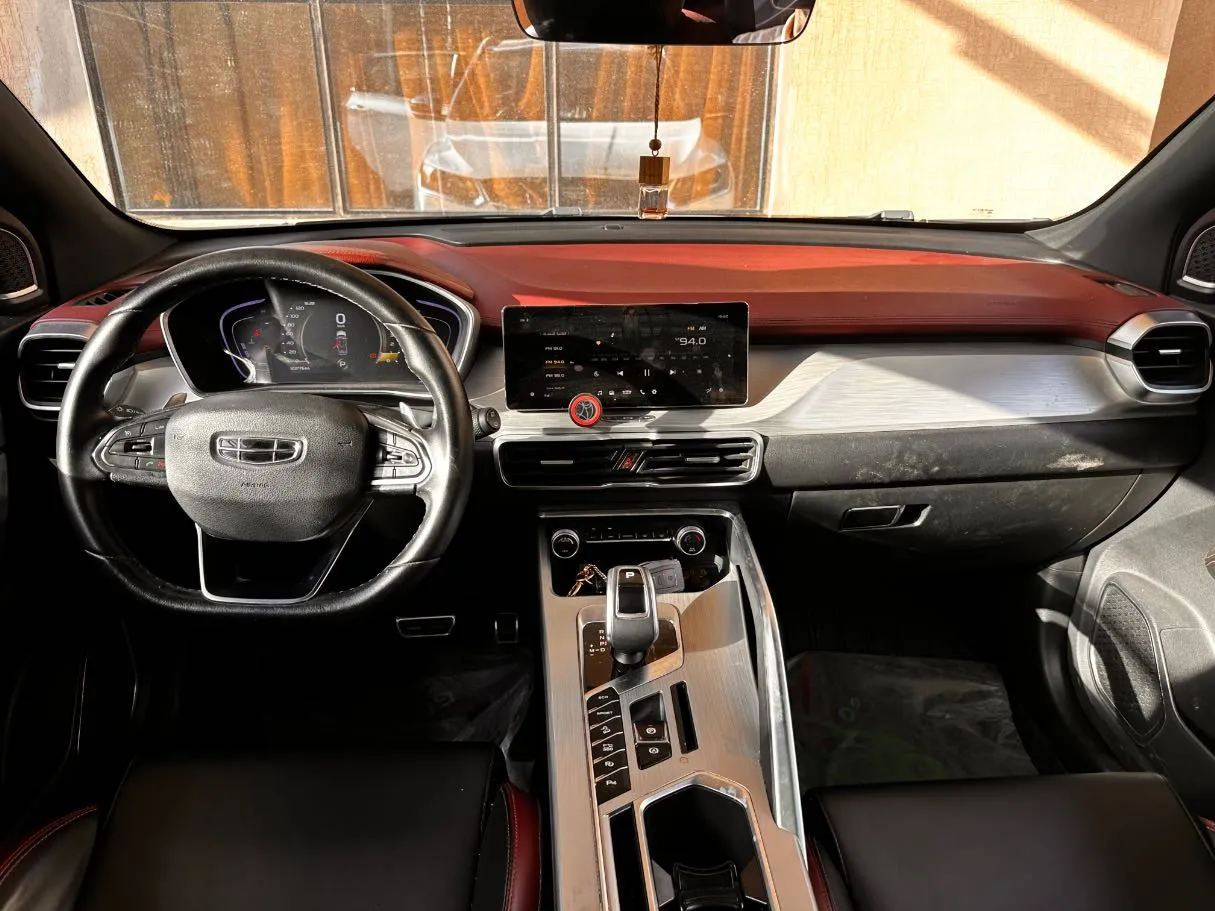 Car image 17