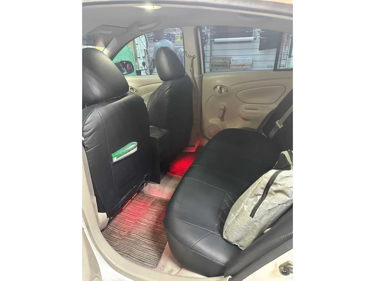 Car image 10