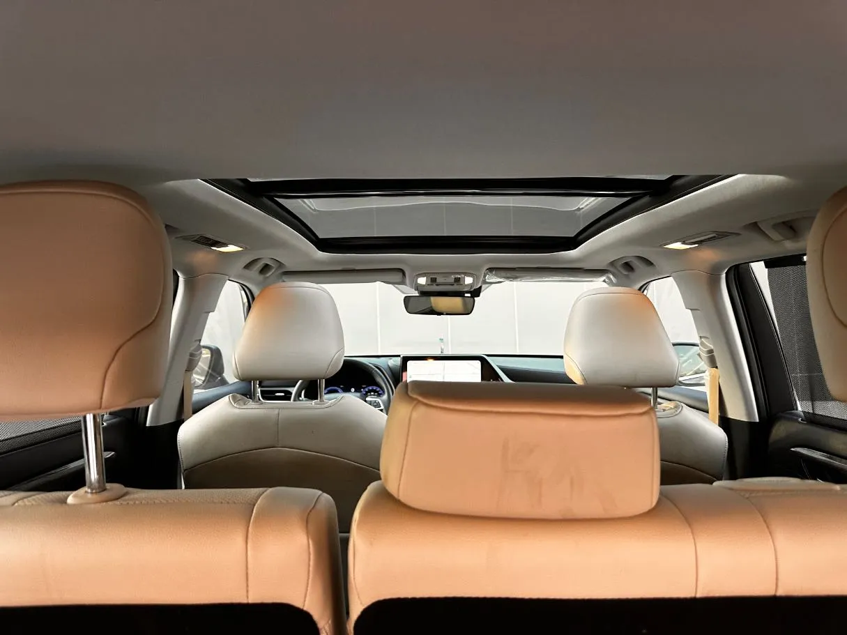 Car image 24