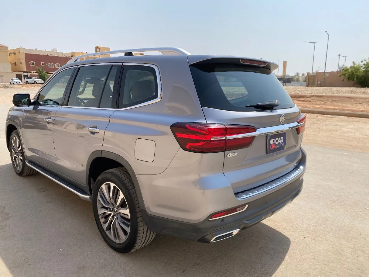 Car image 7