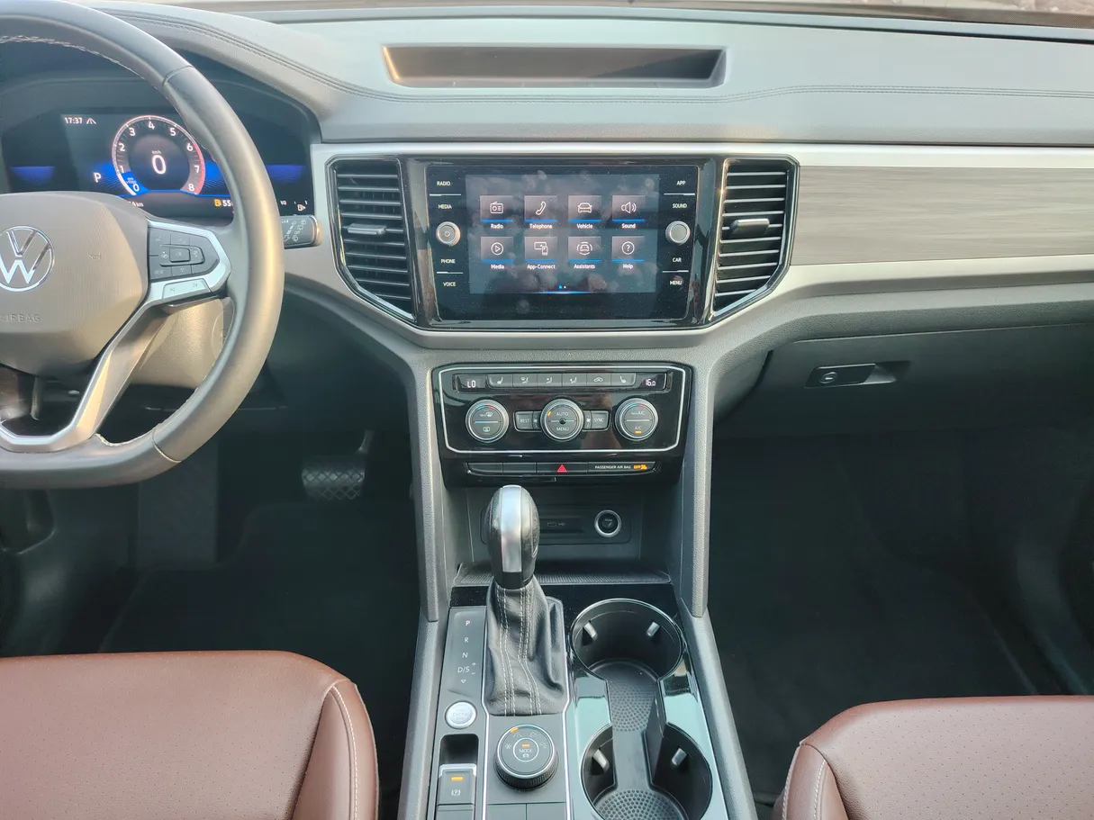 Car image 20
