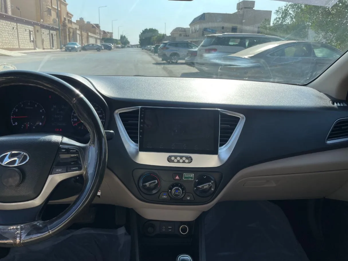 Car image 20