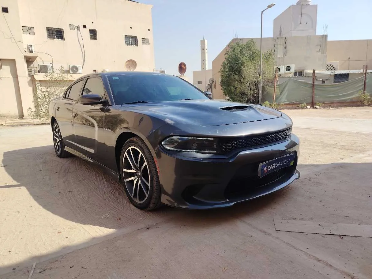 Car image 3