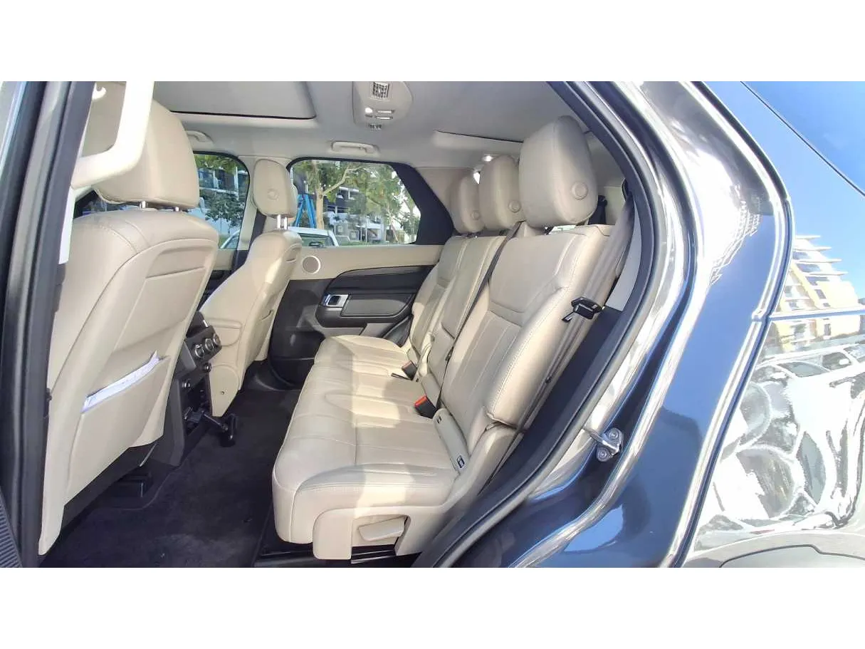 Car image 13