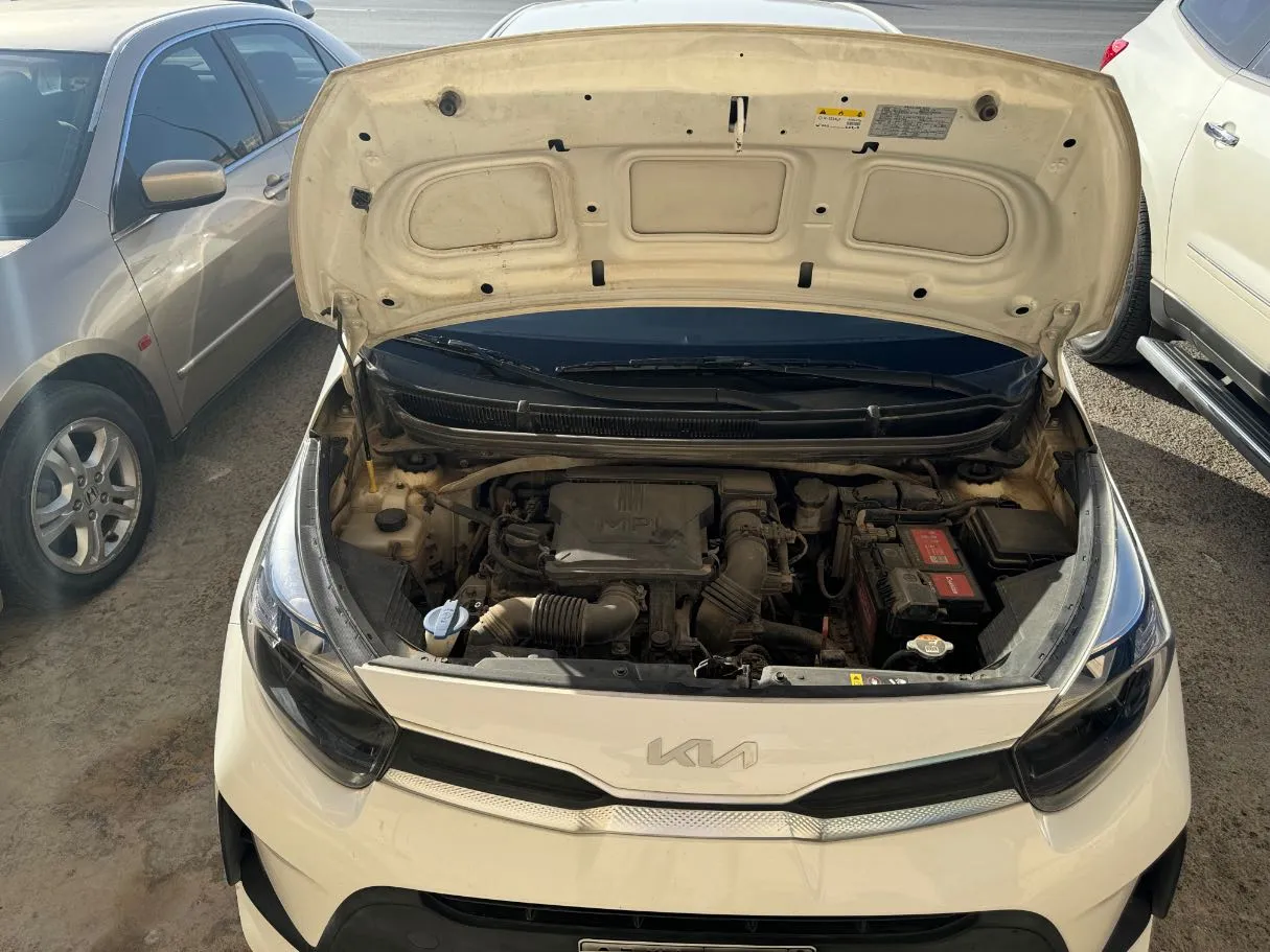 Car image 22