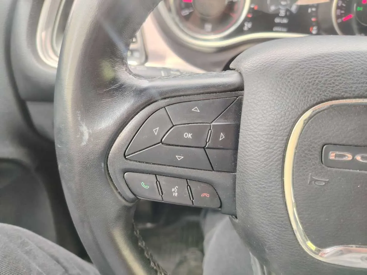 Car image 27