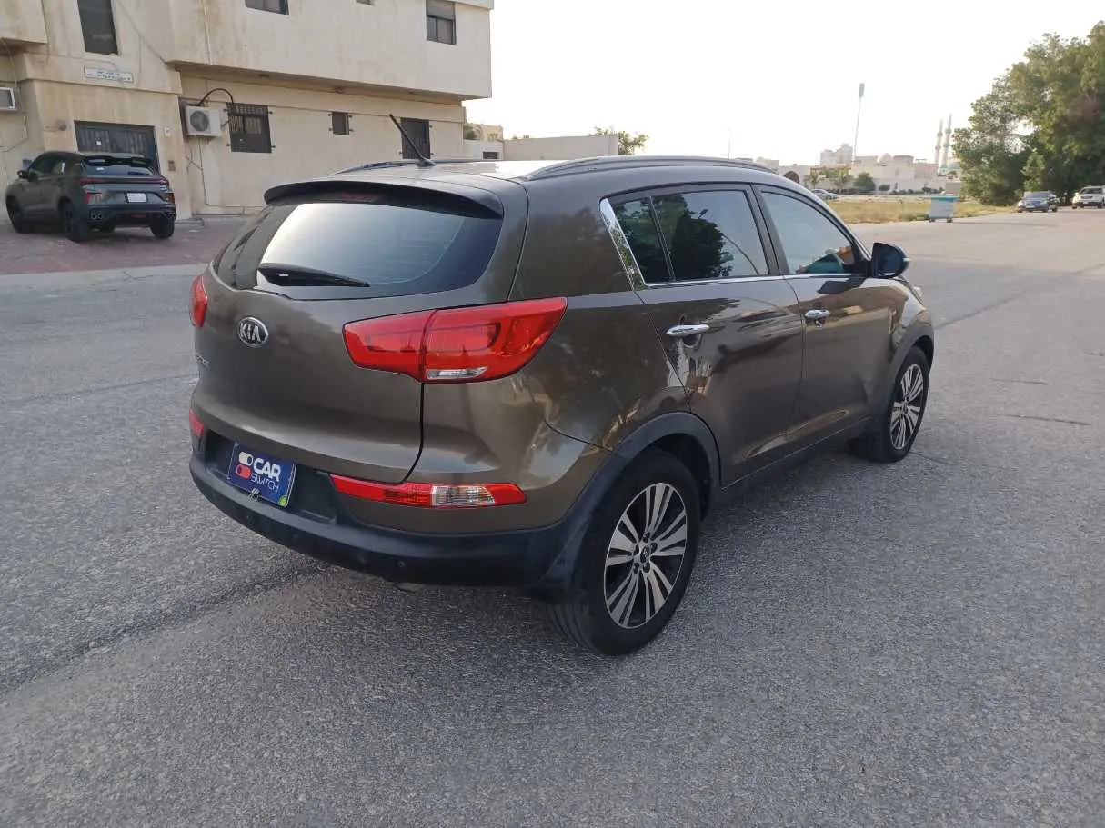 Car image 5