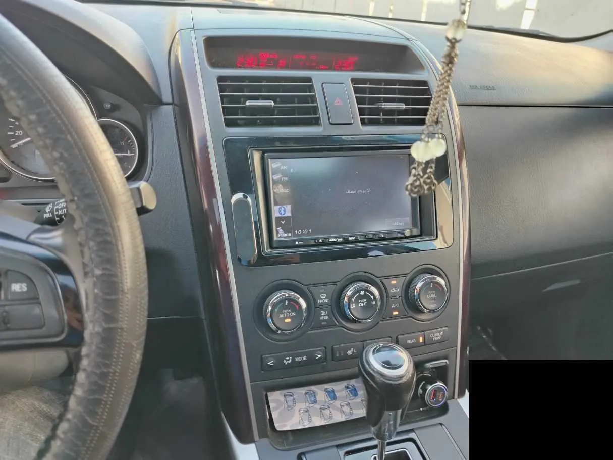 Car image 25