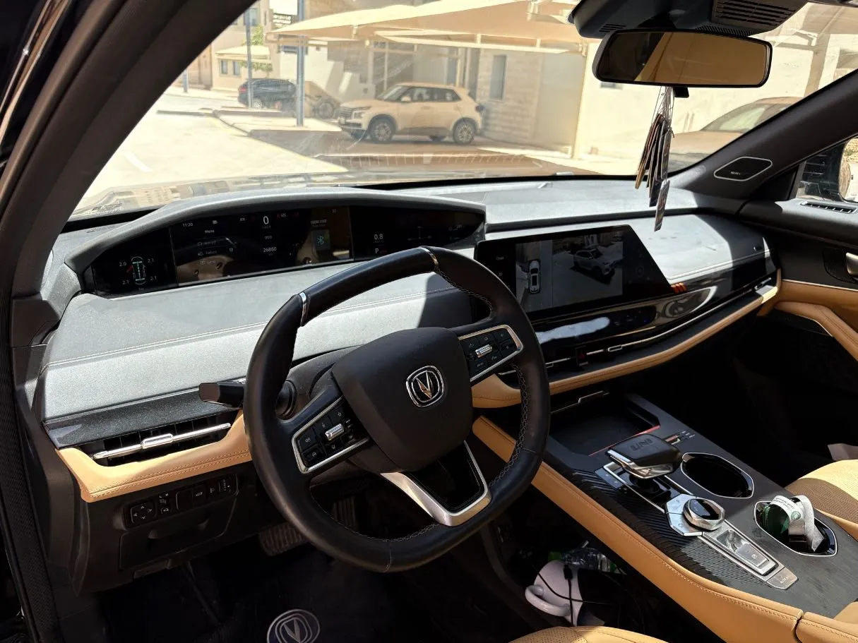 Car image 13