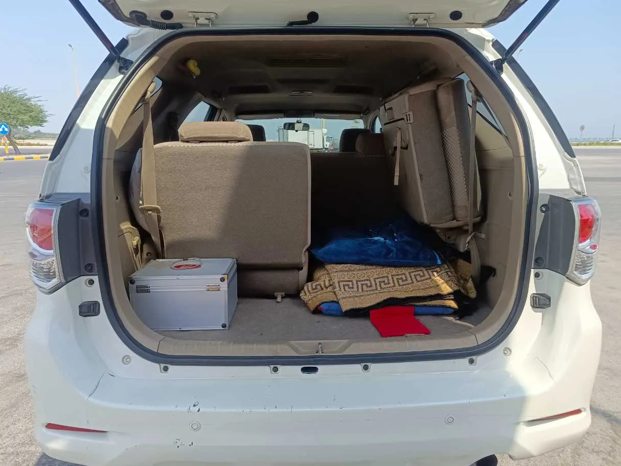 Car image 26