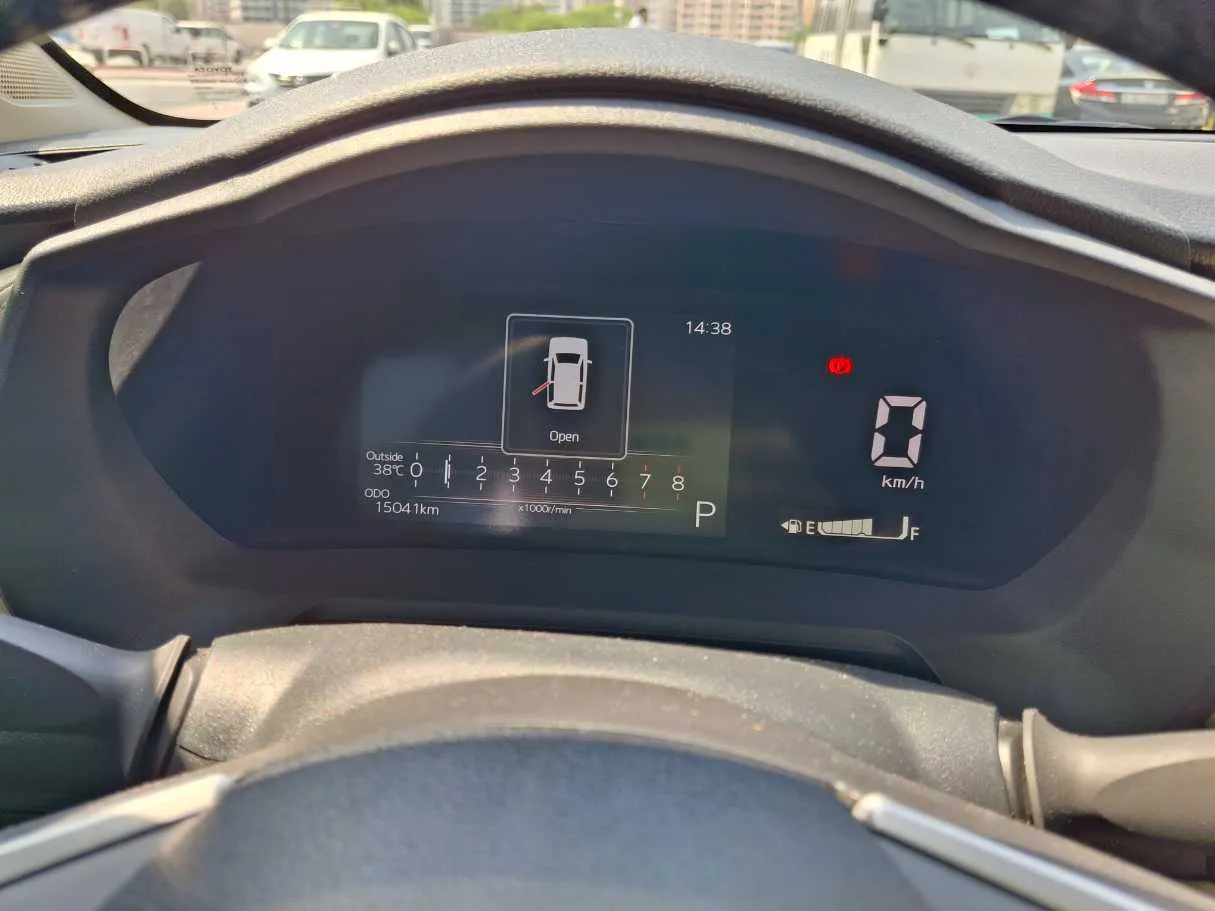 Car image 18