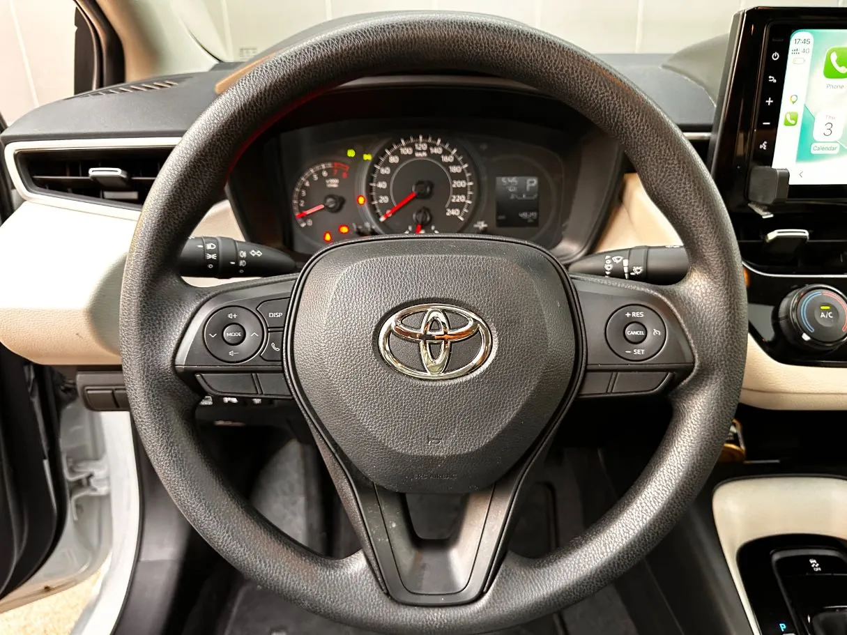 Car image 21