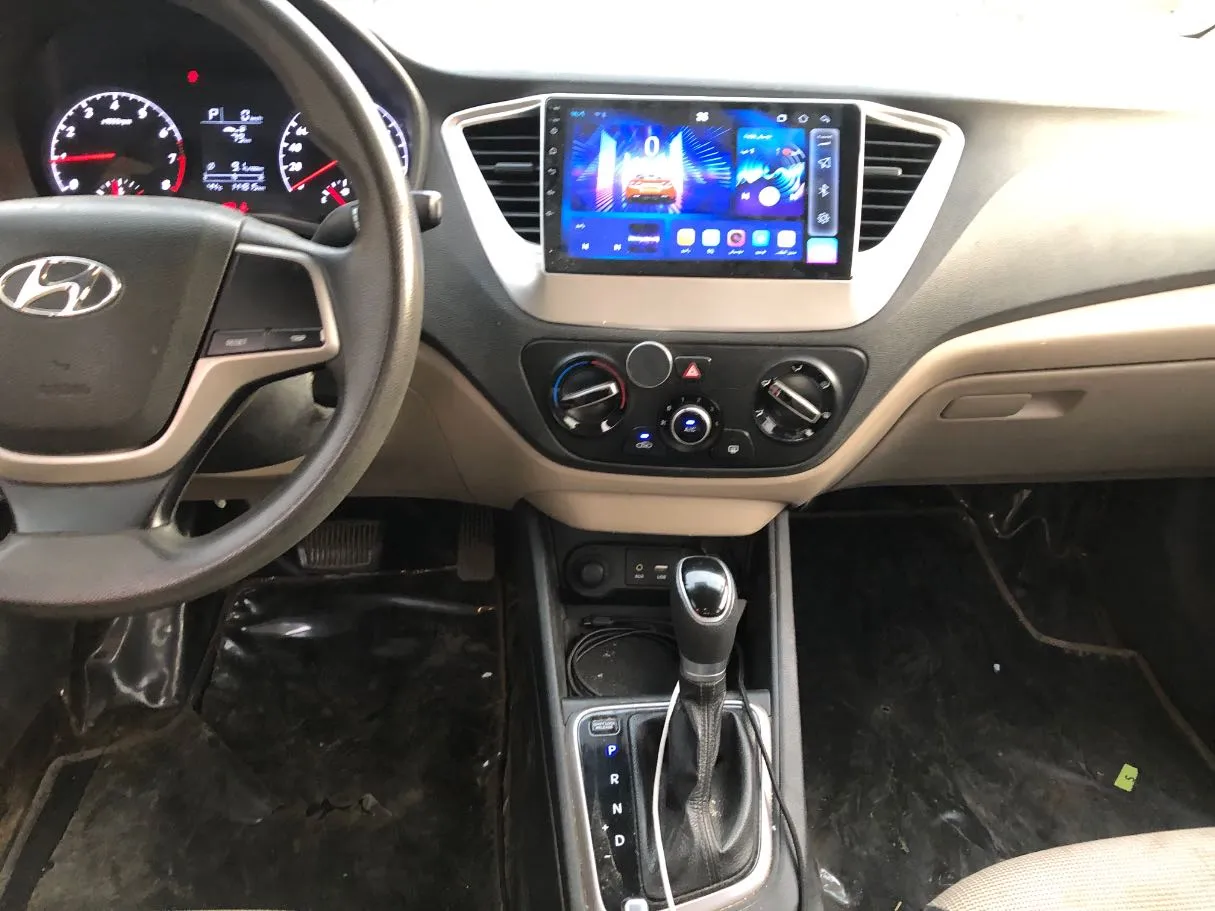 Car image 15