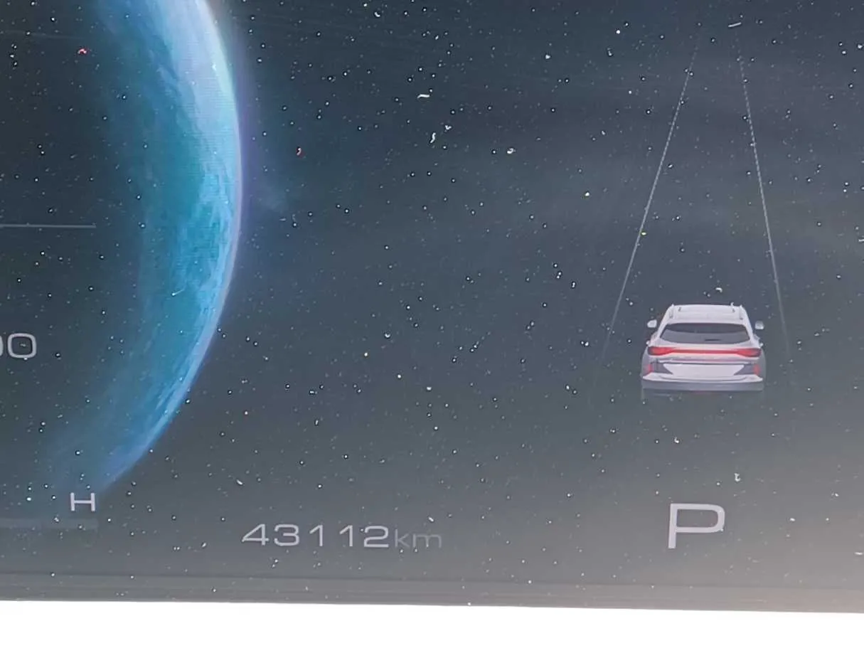 Car image 18
