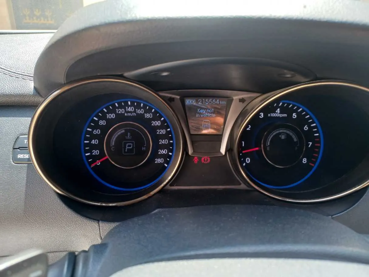 Car image 16