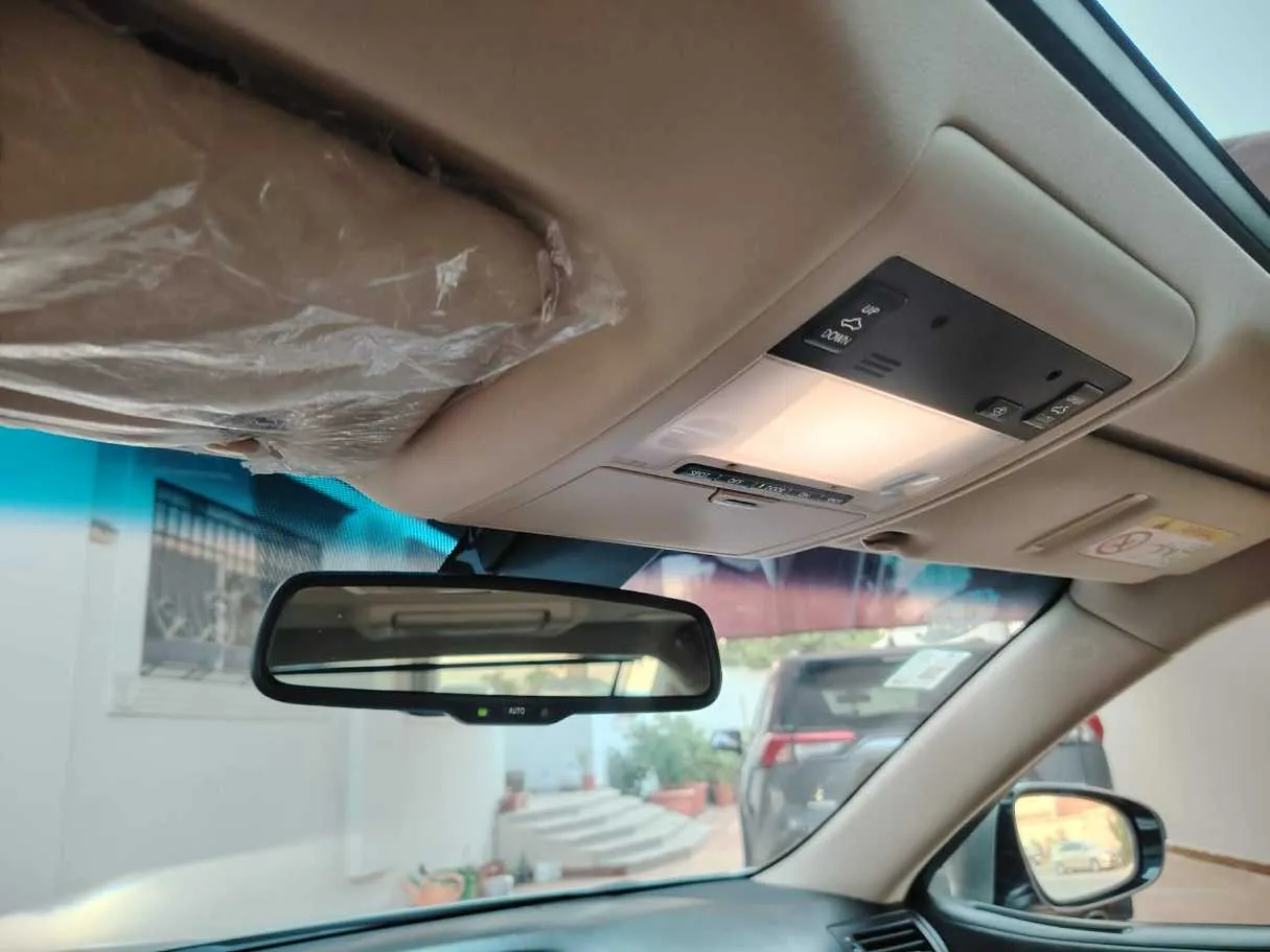 Car image 27