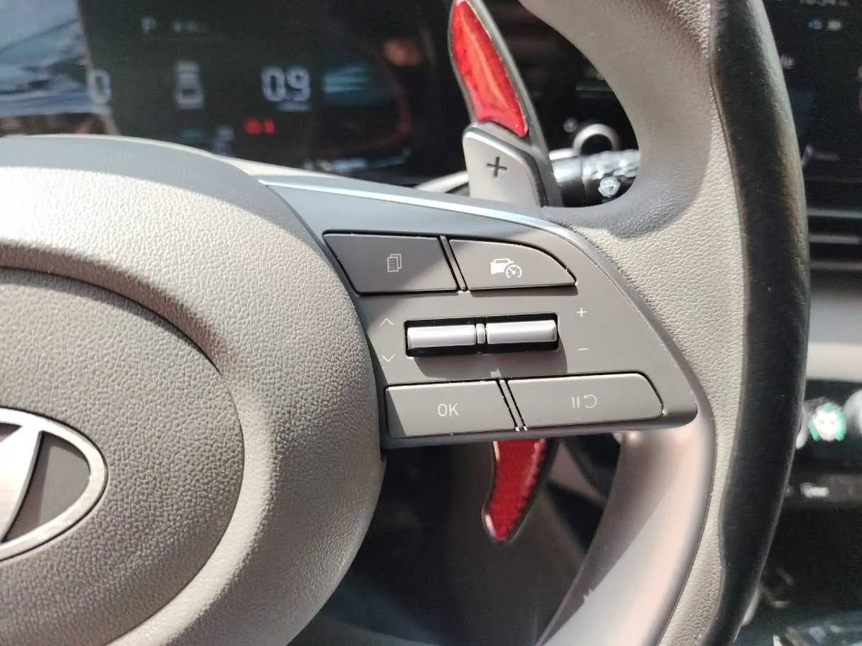 Car image 27