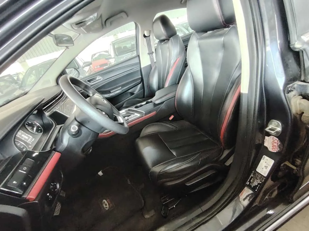 Car image 13