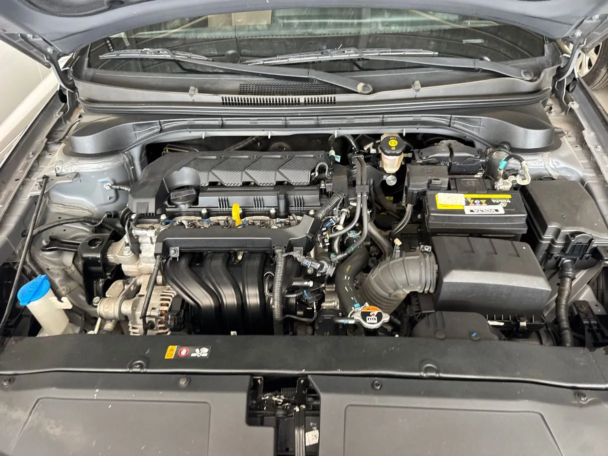 Car image 16