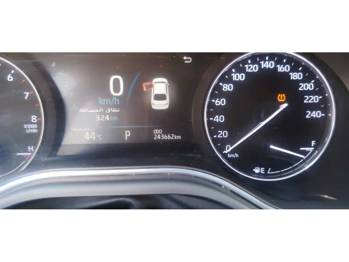 Car image 19