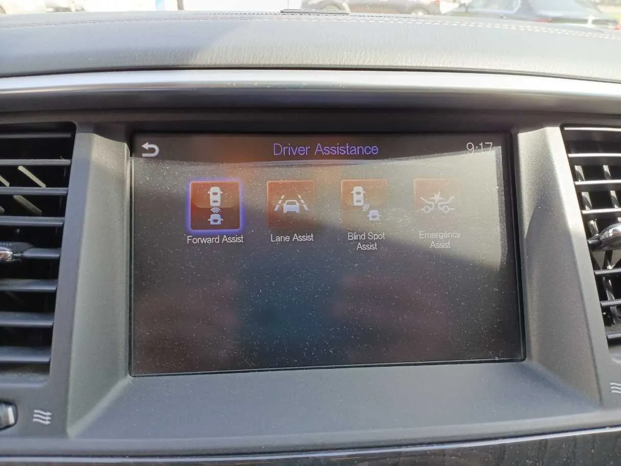 Car image 24