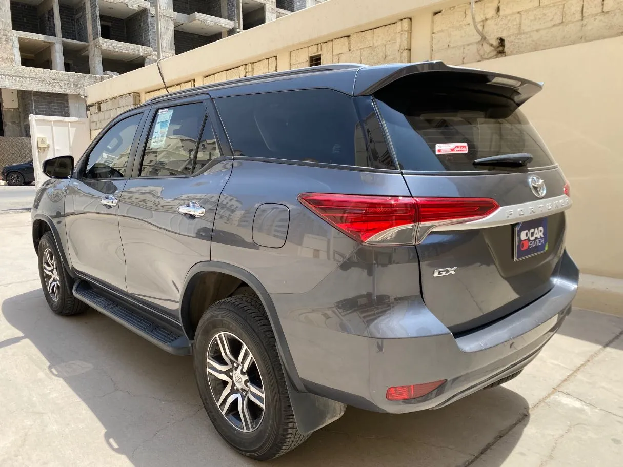 Car image 7