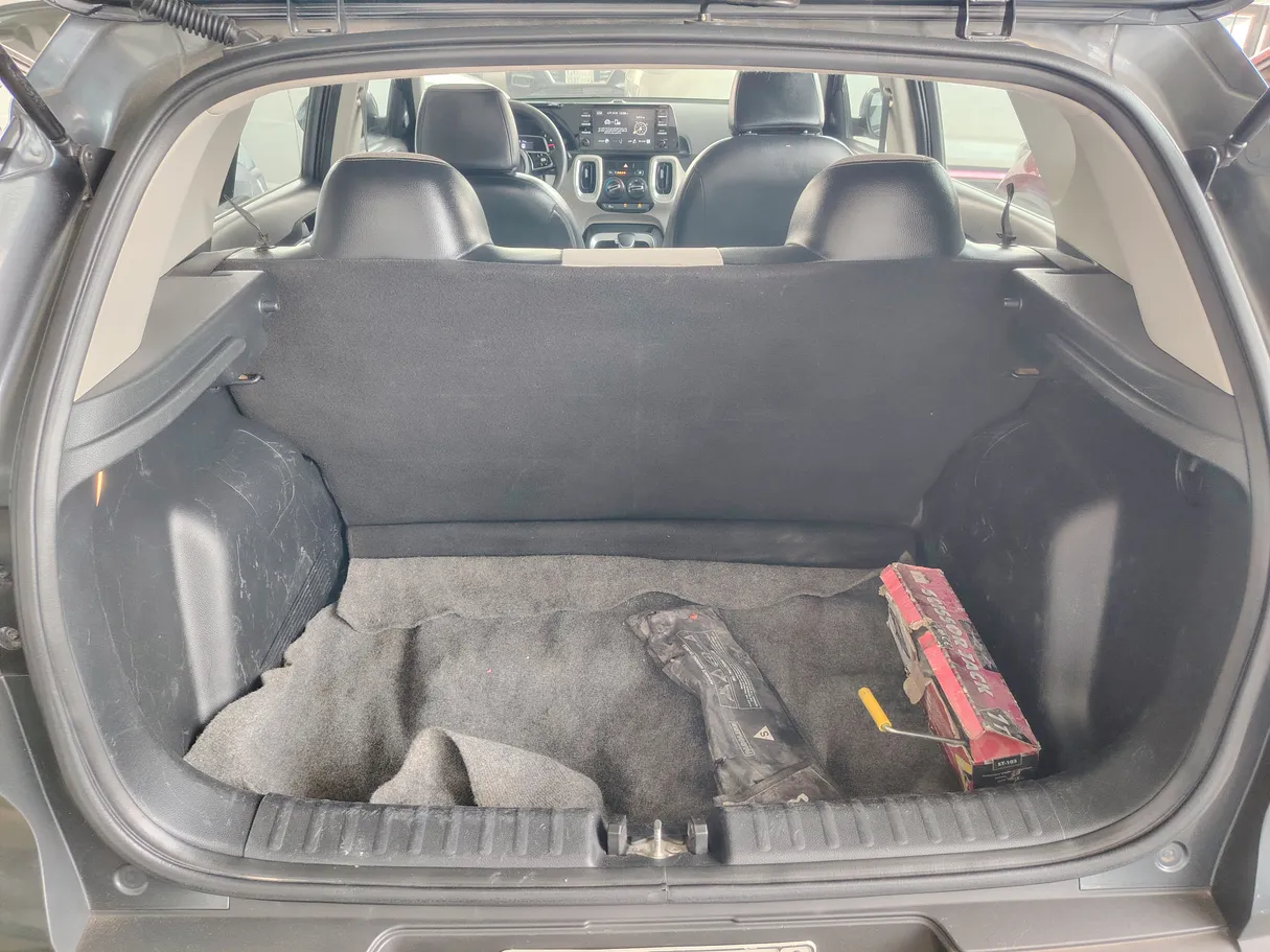 Car image 28