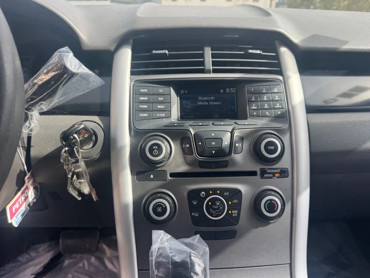 Car image 16