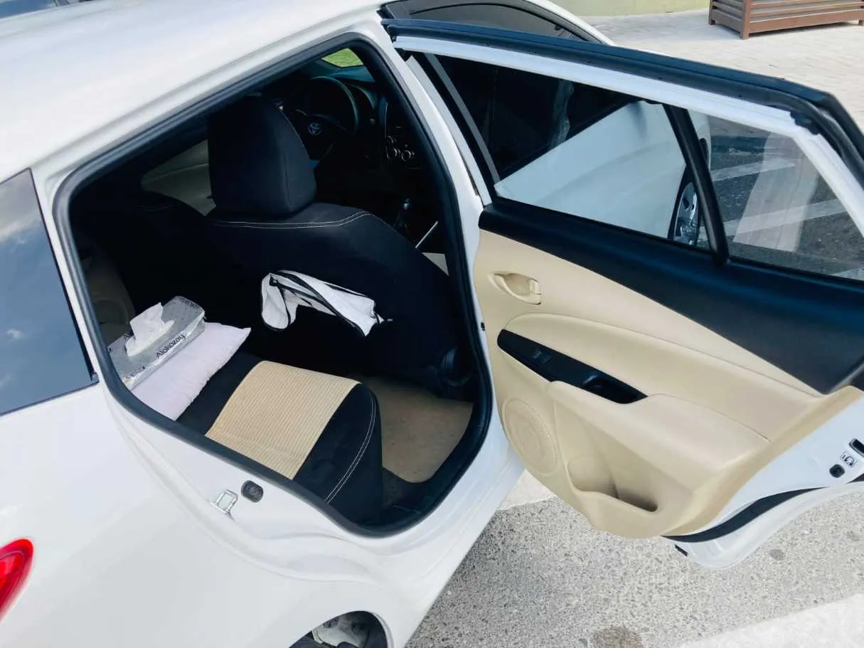 Car image 7
