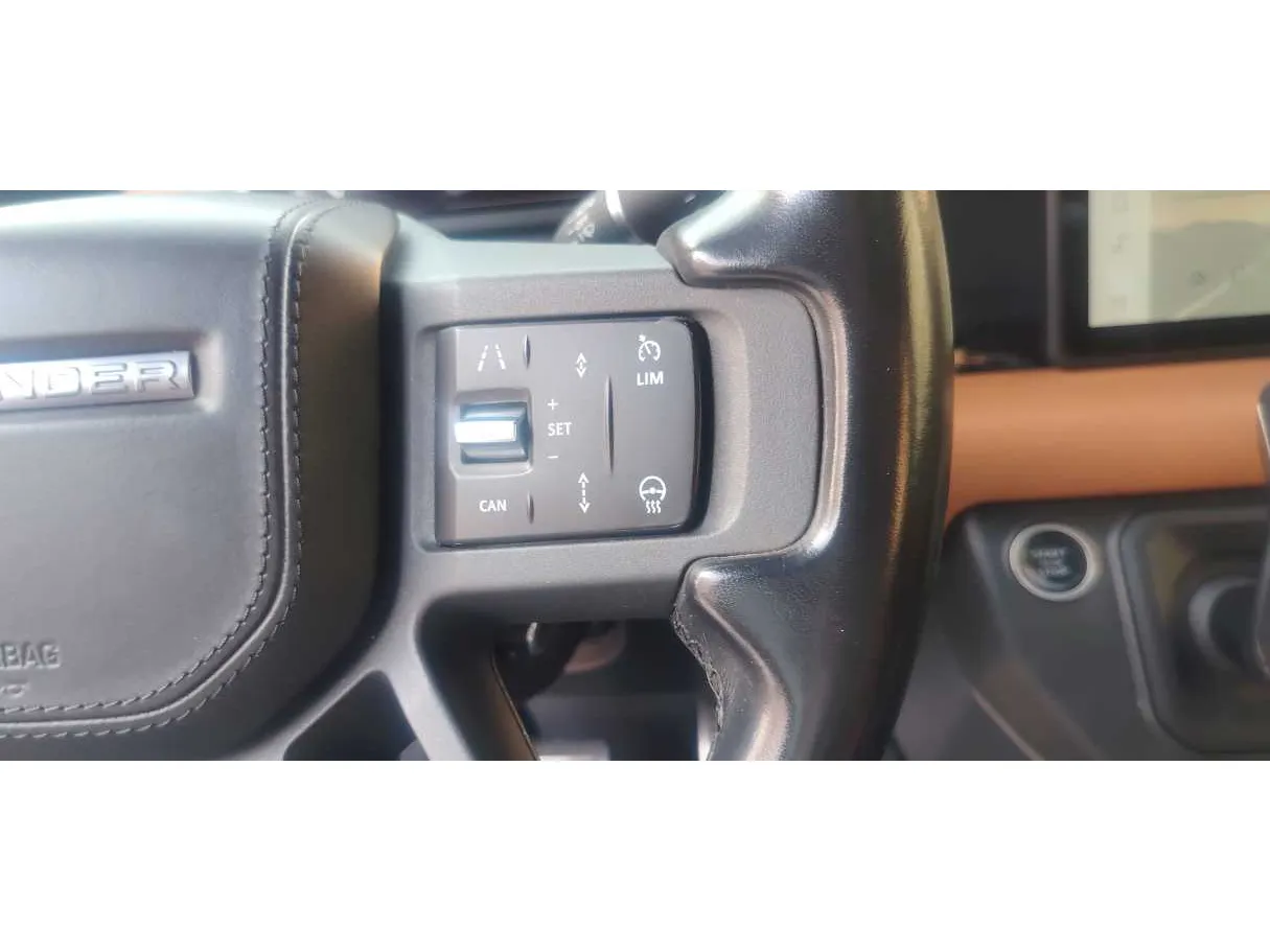 Car image 24