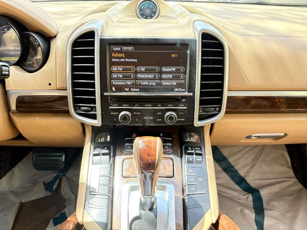 Car image 20