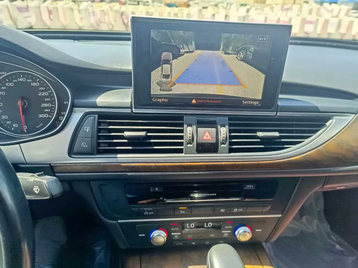 Car image 24
