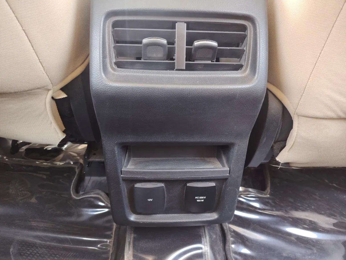 Car image 29