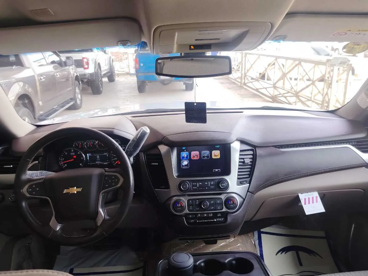 Car image 17
