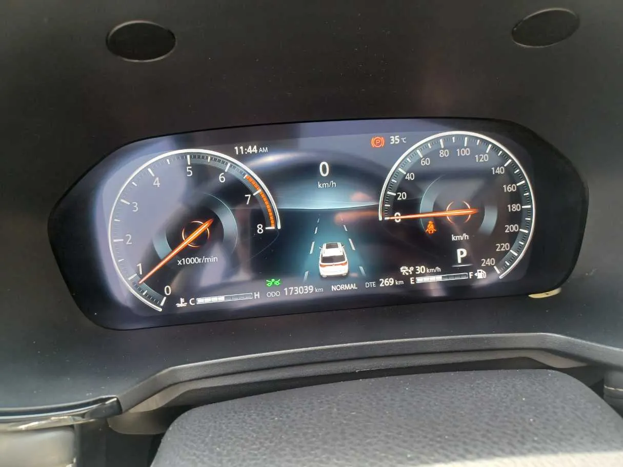 Car image 20