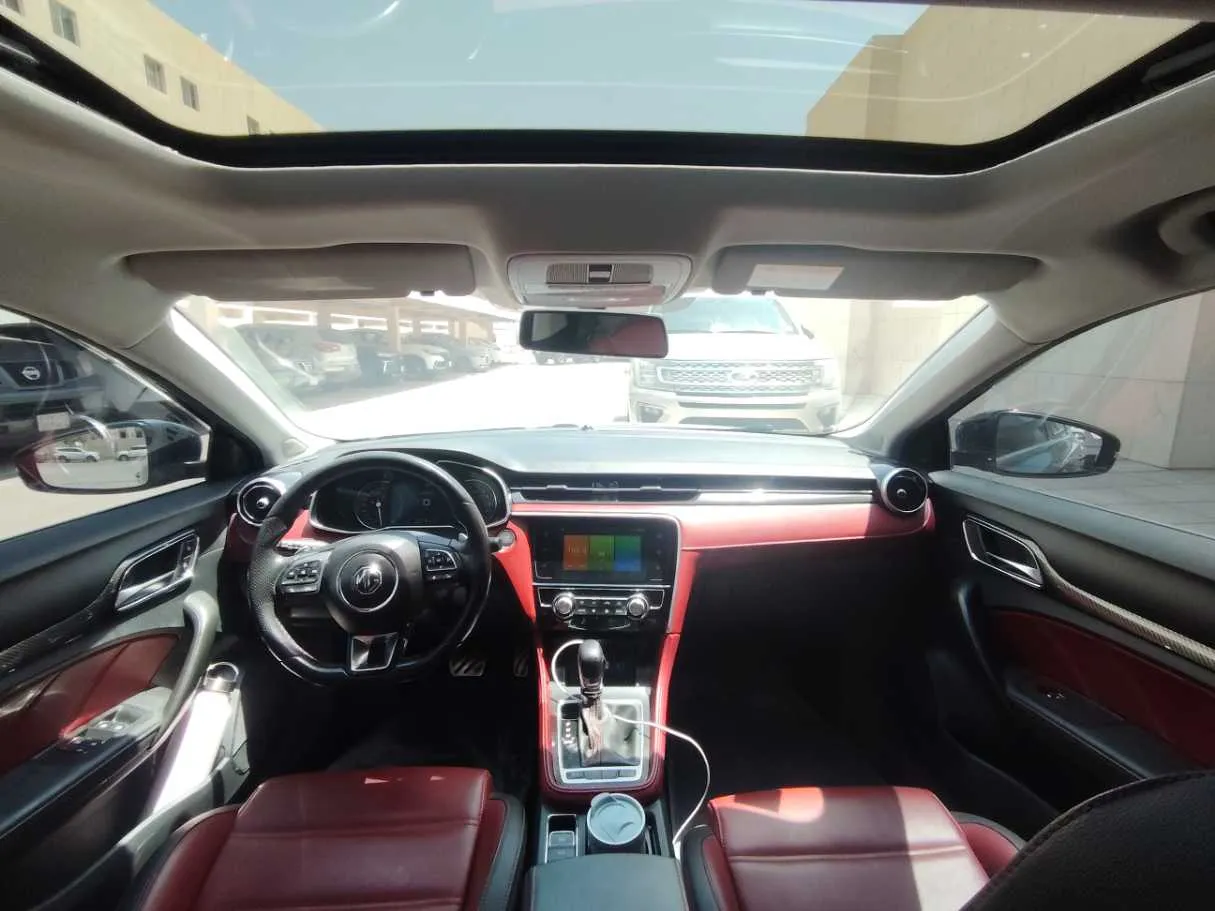 Car image 18
