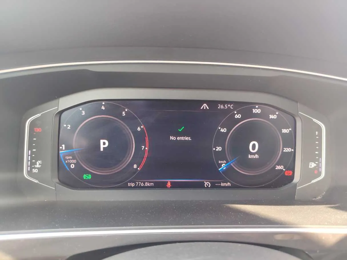 Car image 25