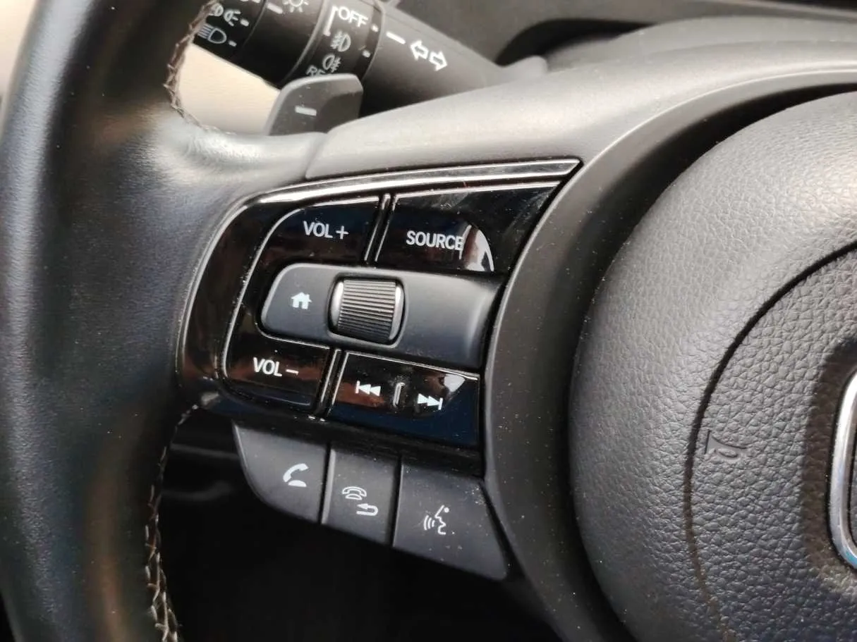 Car image 28