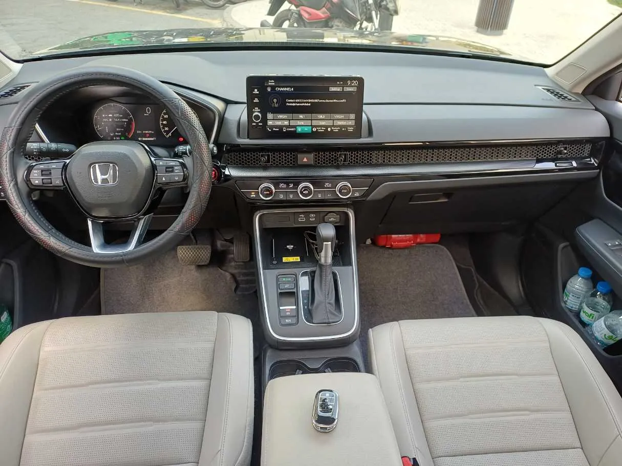 Car image 16